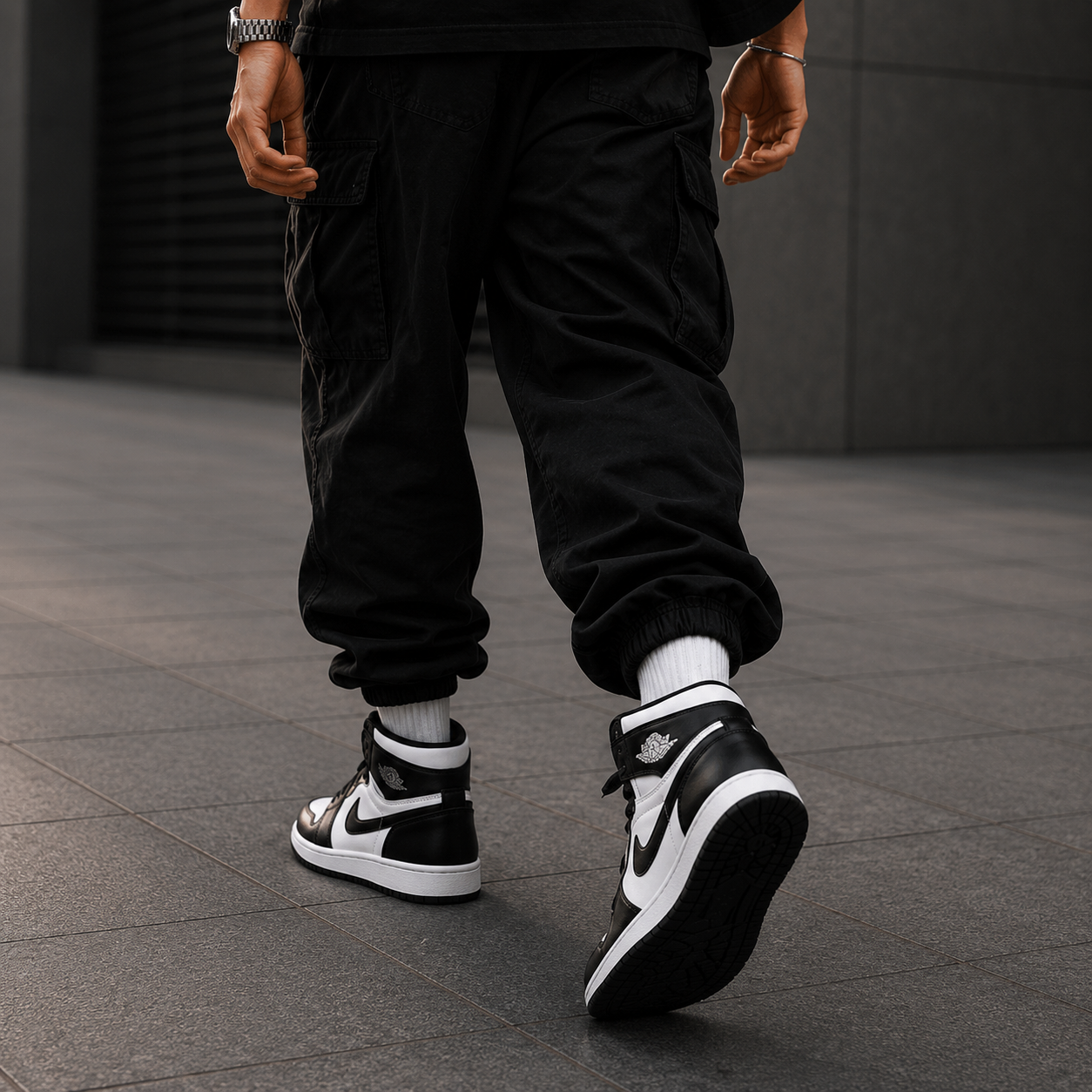 STREET HIGH BLACK WHITE