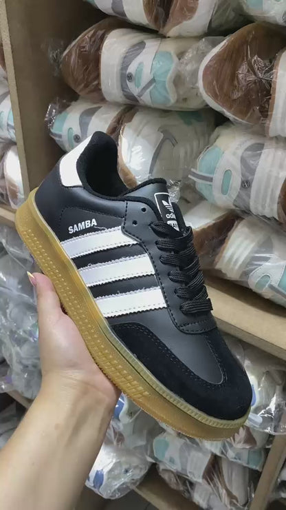 ESSENTIAL SAMBA BLACK